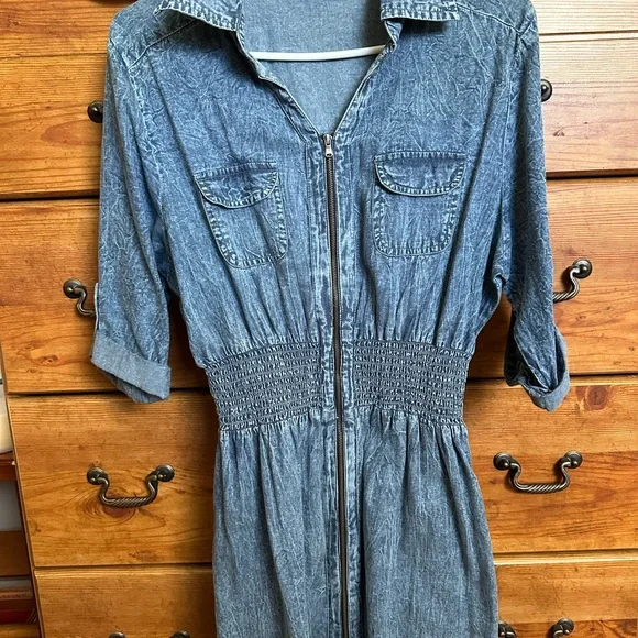 Blue Washed Denim Button-Up Shirt with Floral Logo Tag - Picture 2 of 7